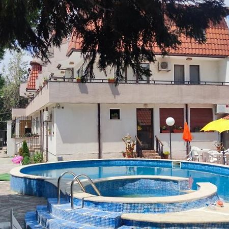 Family Hotel Saint Peter Saints Constantine and Helena Bagian luar foto