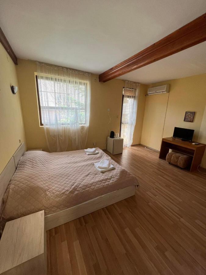 Family Hotel Saint Peter Saints Constantine and Helena Bagian luar foto